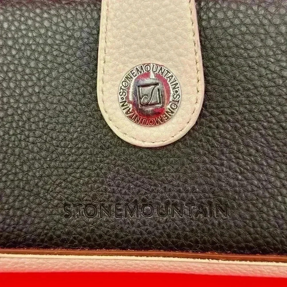 Stone Mountain USA Womans Black And Cream Faux Leather Wallet with Zipper & Snap - Picture 2 of 13